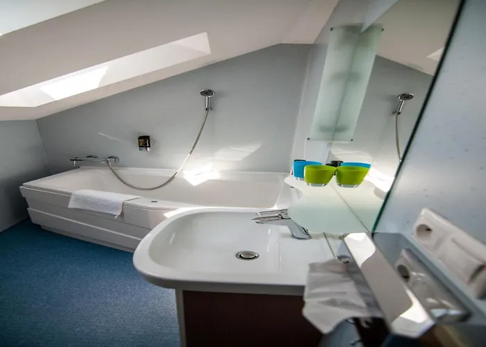 Horse בית הארחה 3*